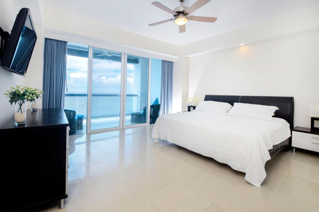Oceanfront Oasis At Peninsula Grand Holiday home *