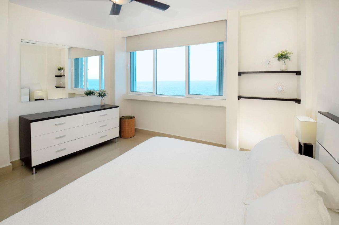 Oceanfront Oasis At Peninsula Grand Holiday home