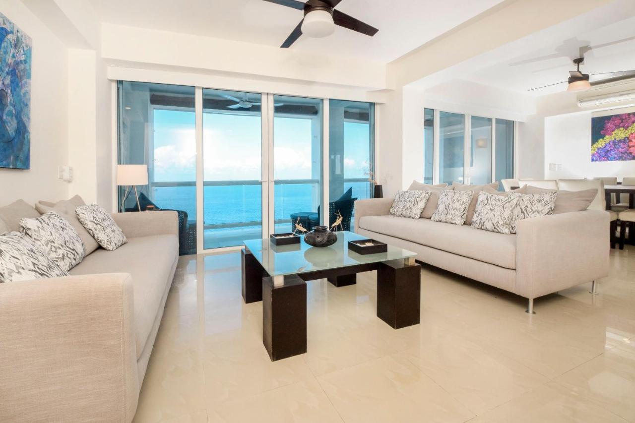 Oceanfront Oasis At Peninsula Grand Holiday home