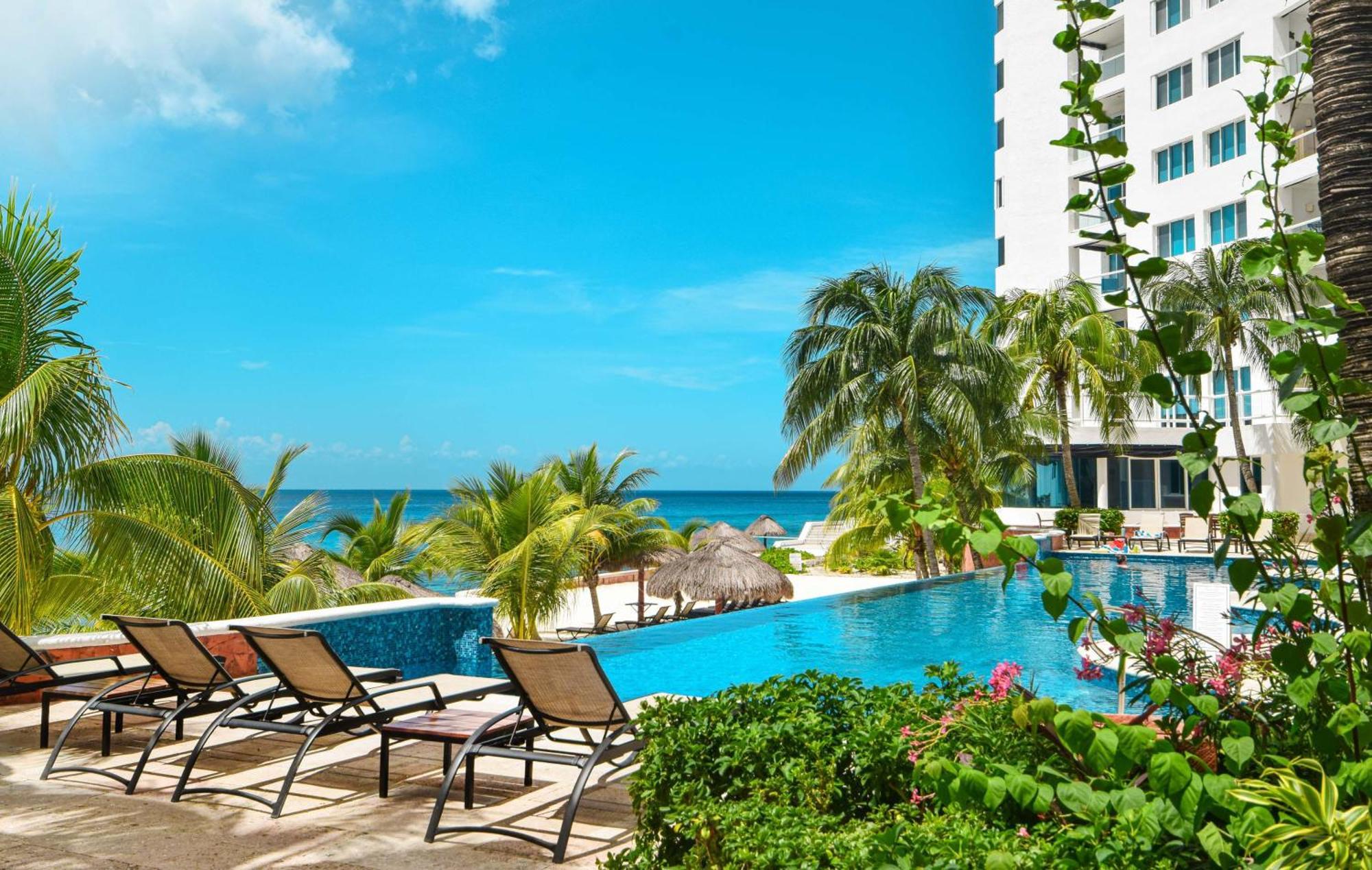 Oceanfront Oasis At Peninsula Grand